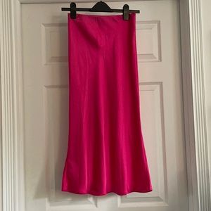 Trendy hot pink satin skirt